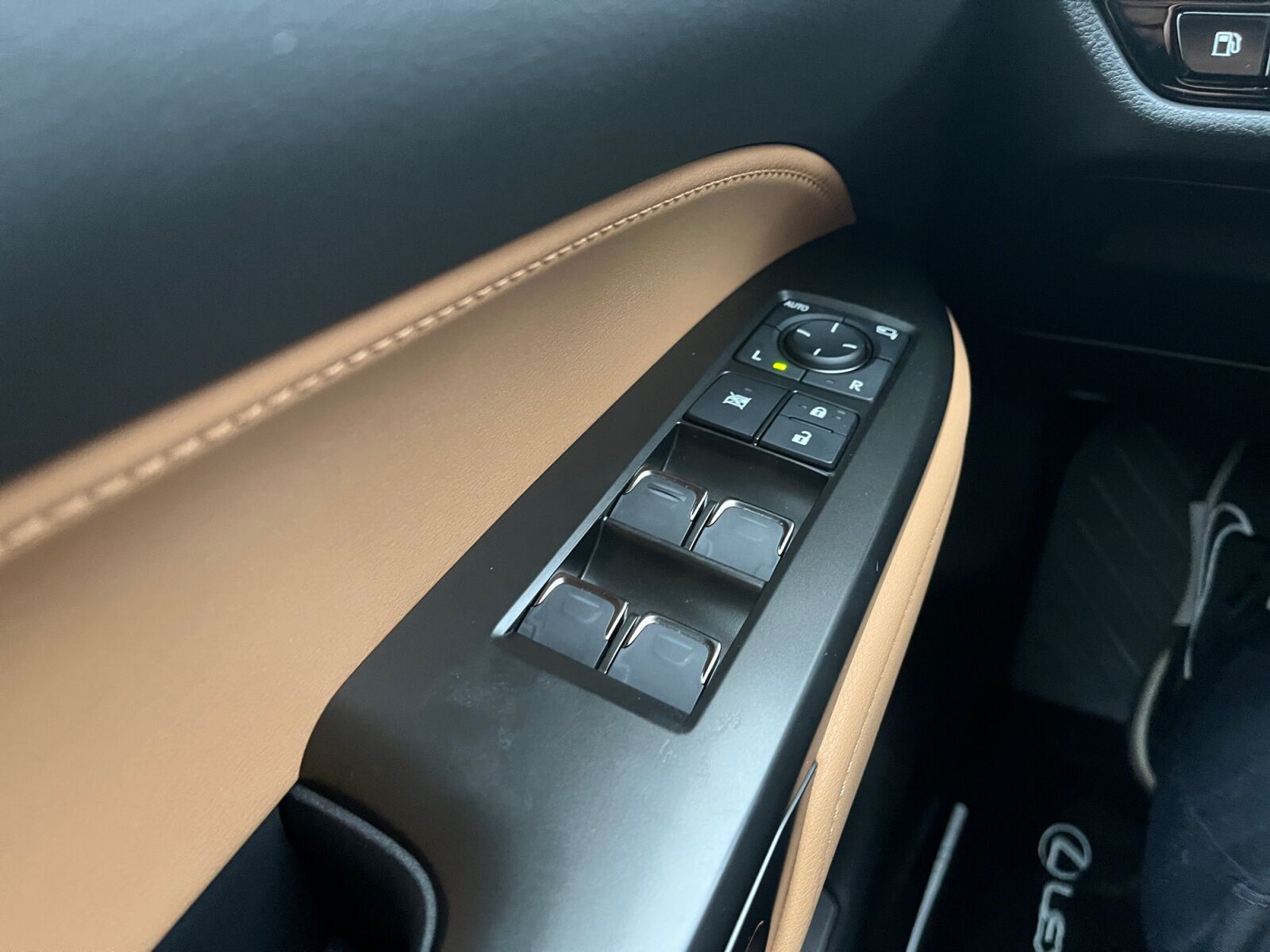 Billede af Lexus NX 450h+ 2,5 Plugin-hybrid Business Plus 4WD 309HK 5d Trinl. Gear