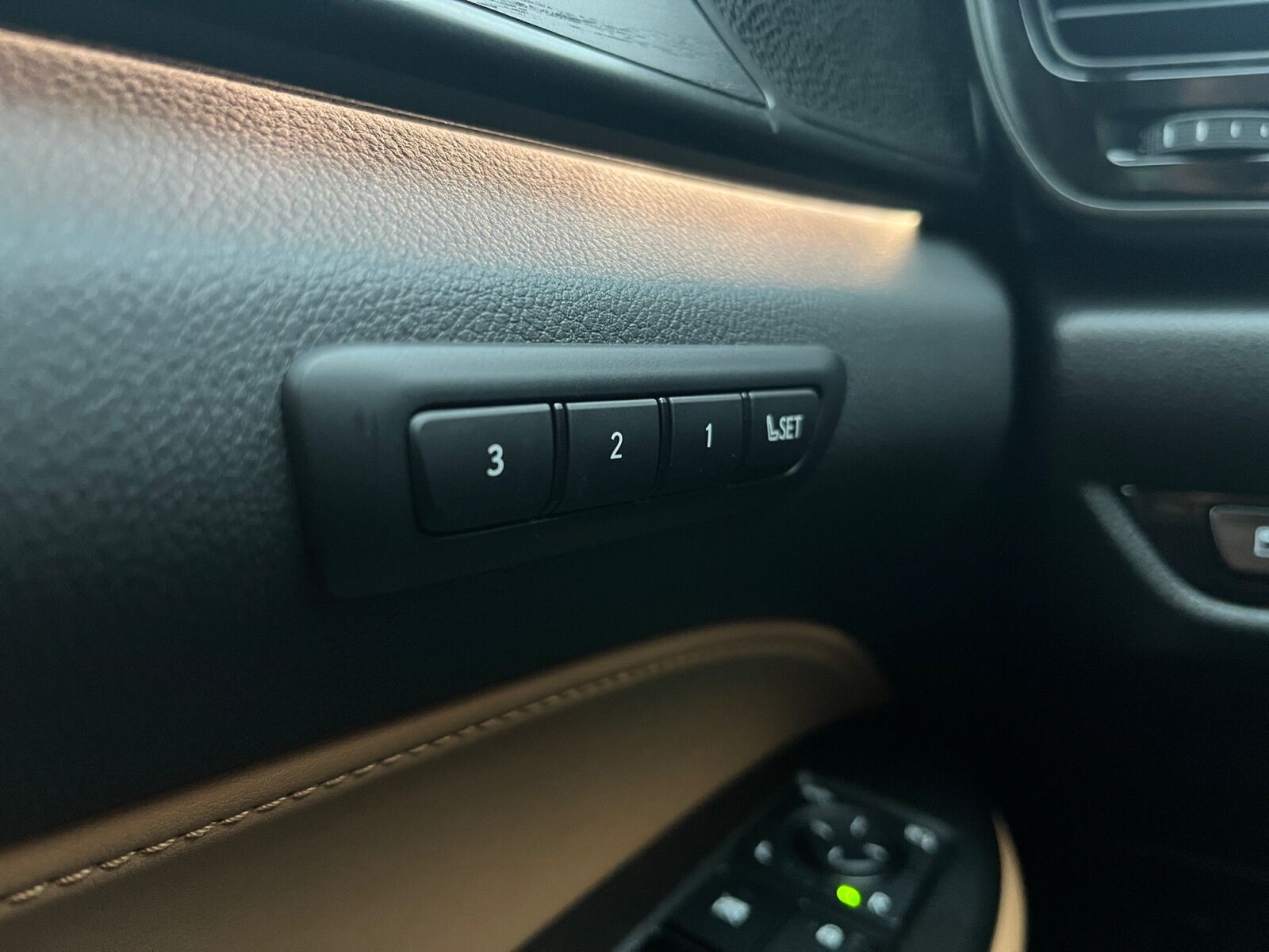 Billede af Lexus NX 450h+ 2,5 Plugin-hybrid Luxury 4WD 309HK 5d Trinl. Gear