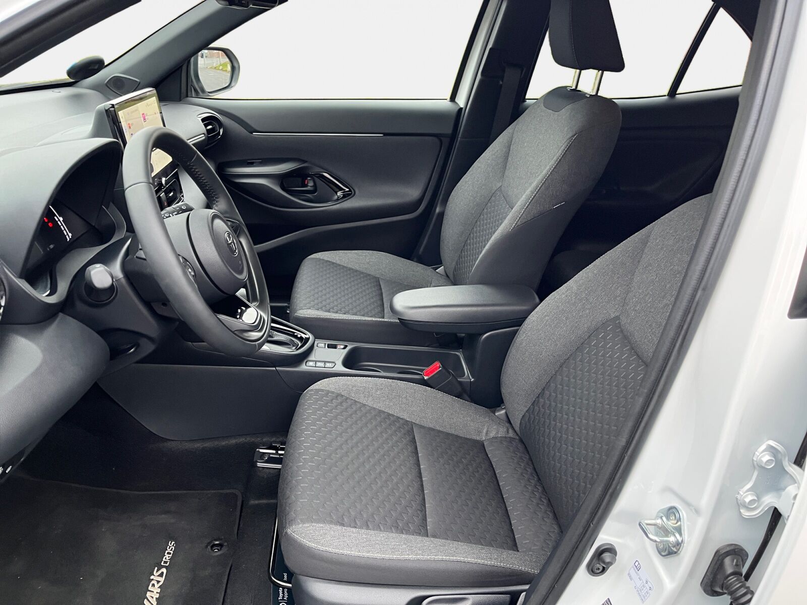 Billede af Toyota Yaris Cross 1,5 Hybrid Style Comfort 116HK 5d Trinl. Gear