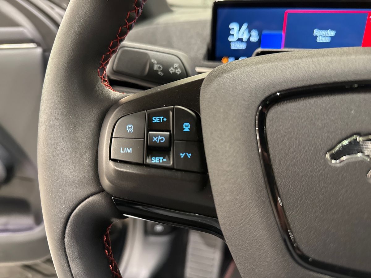 Billede af Ford Mustang Mach-E EL UR Premium AWD 351HK 5d Aut.