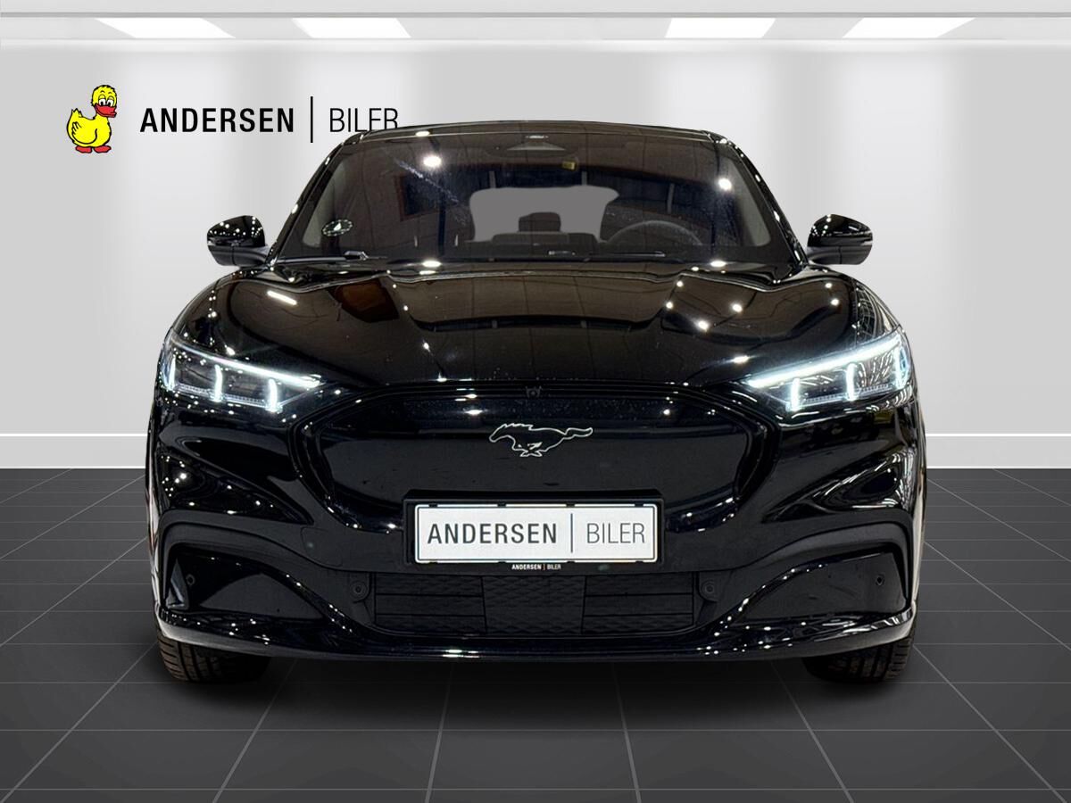 Billede af Ford Mustang Mach-E EL UR Premium AWD 351HK 5d Aut.