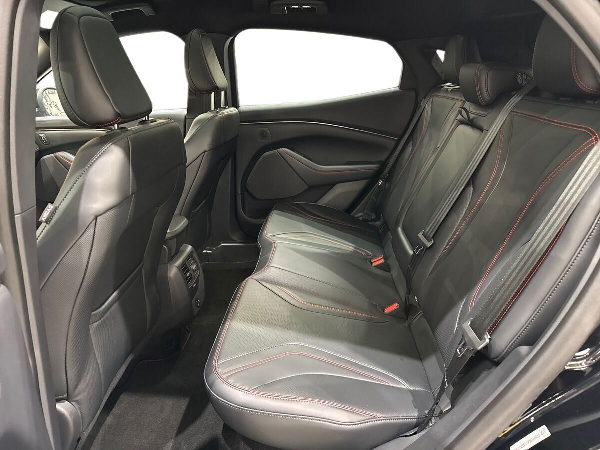 Billede af Ford Mustang Mach-E EL UR Premium AWD 351HK 5d Aut.