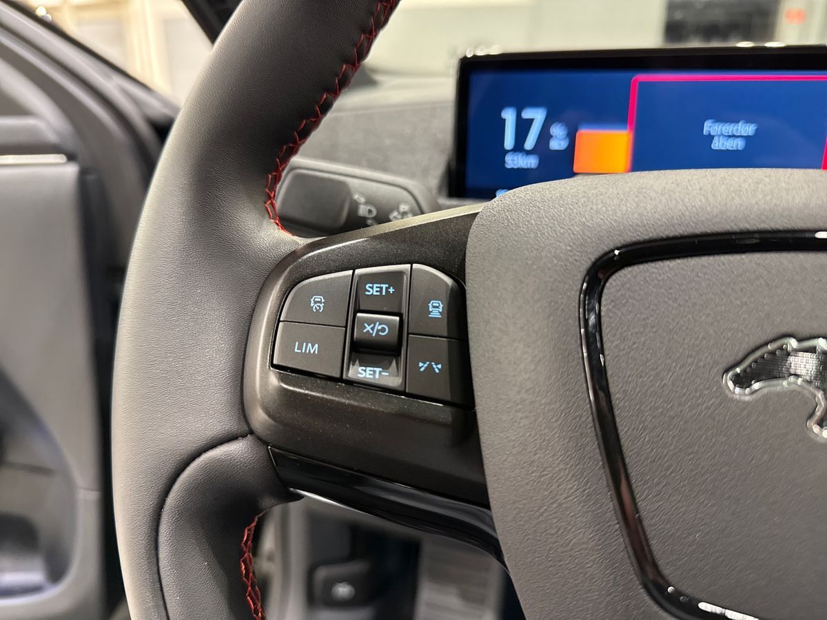 Billede af Ford Mustang Mach-E EL UR Premium AWD 351HK 5d Aut.