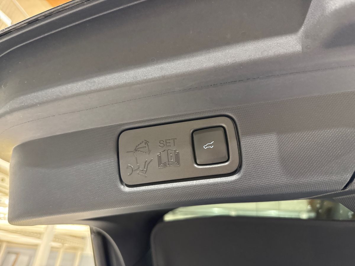 Billede af Ford Mustang Mach-E EL UR Premium AWD 351HK 5d Aut.