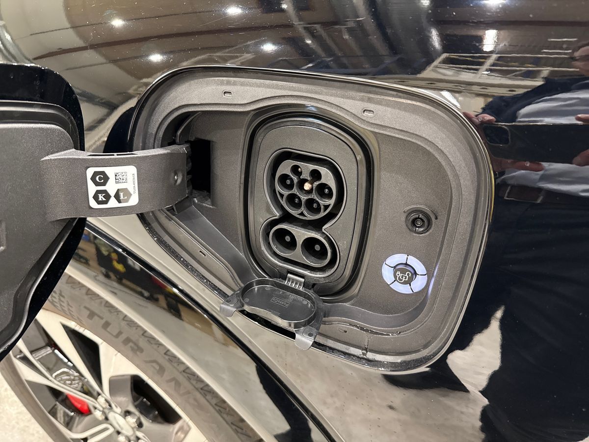 Billede af Ford Mustang Mach-E EL UR Premium AWD 351HK 5d Aut.