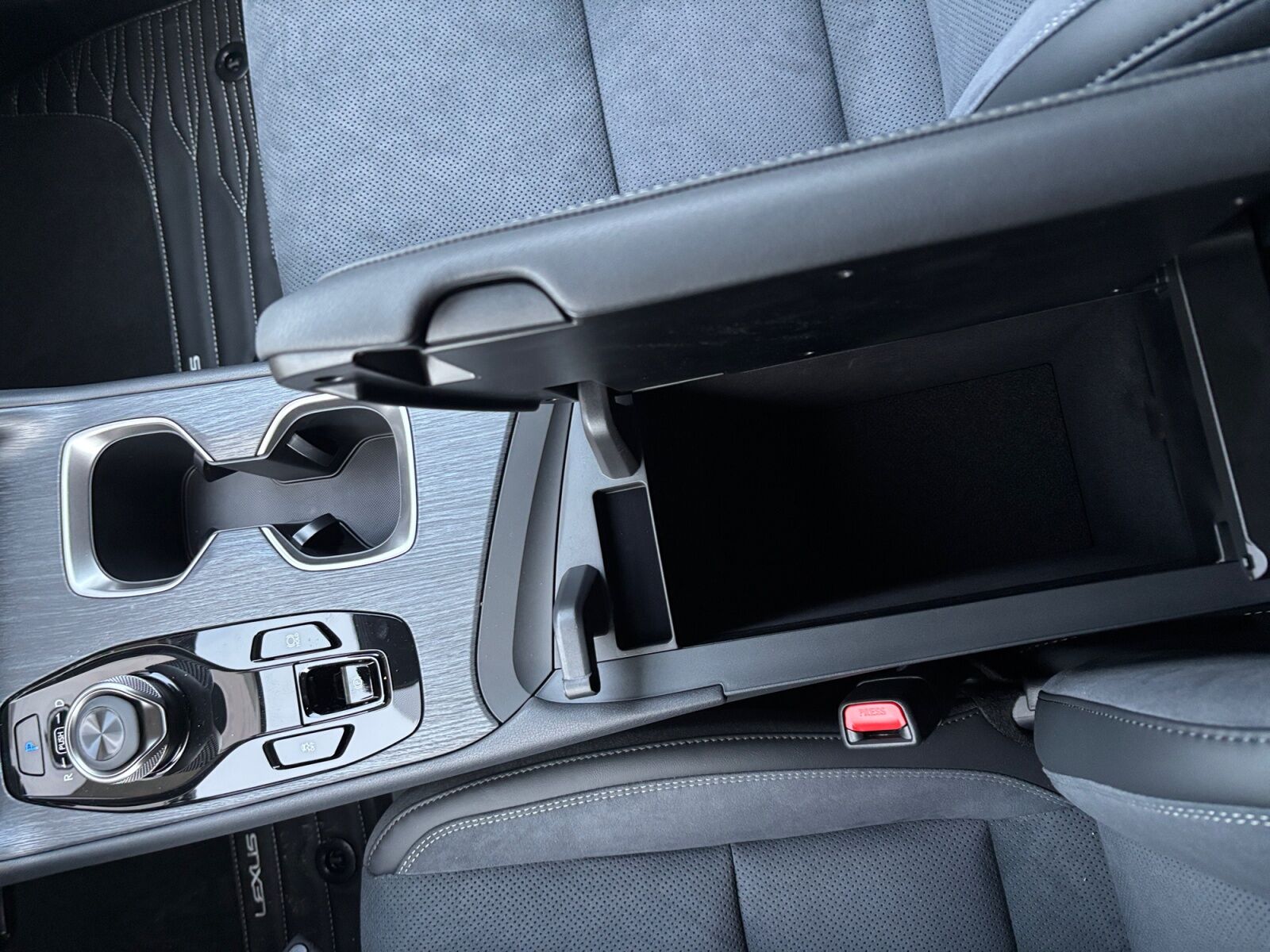Billede af Lexus RZ 300e EL Luxury 204HK 4d Aut.