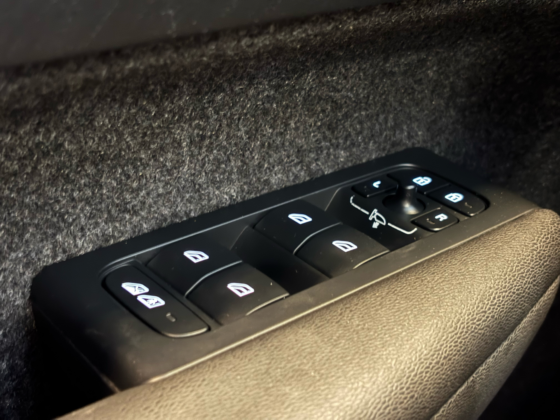 Billede af Volvo C40 P6 Recharge Plus 231HK 4d Aut.
