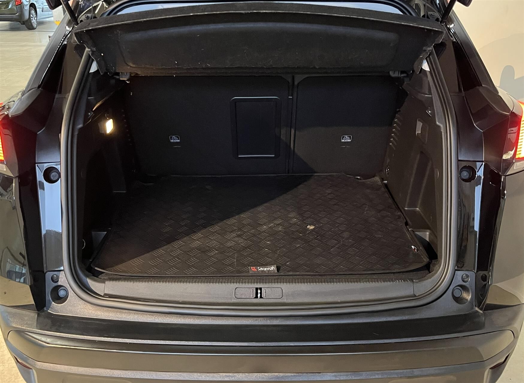 Billede af Peugeot 3008 1,2 e-THP Allure EAT6 130HK 5d 6g Aut.