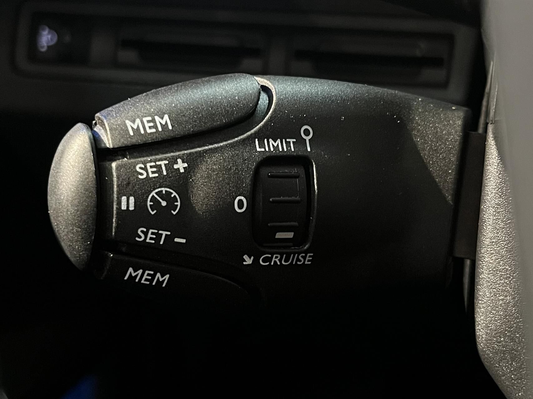 Billede af Peugeot 3008 1,2 e-THP Allure EAT6 130HK 5d 6g Aut.