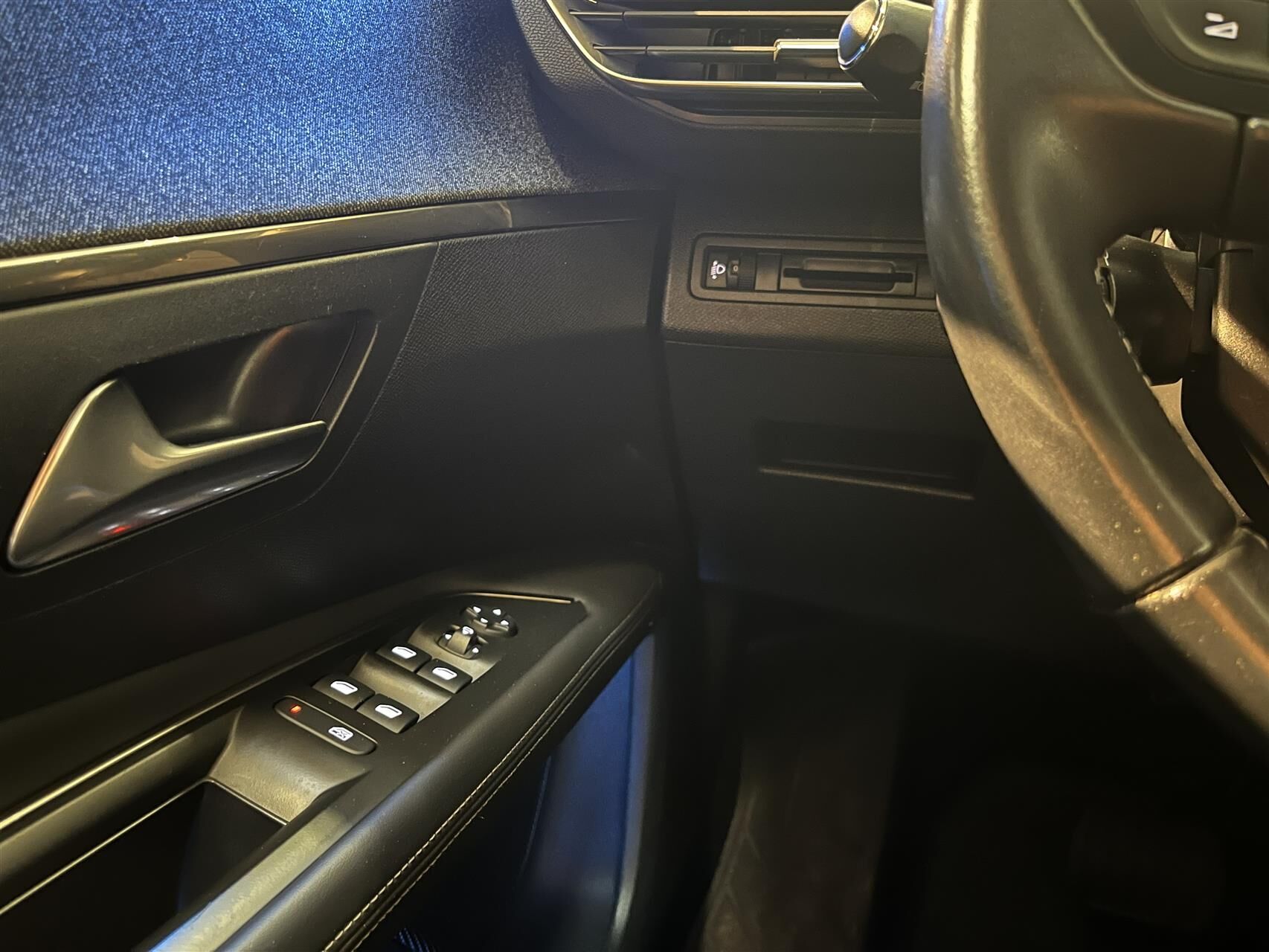 Billede af Peugeot 3008 1,2 e-THP Allure EAT6 130HK 5d 6g Aut.