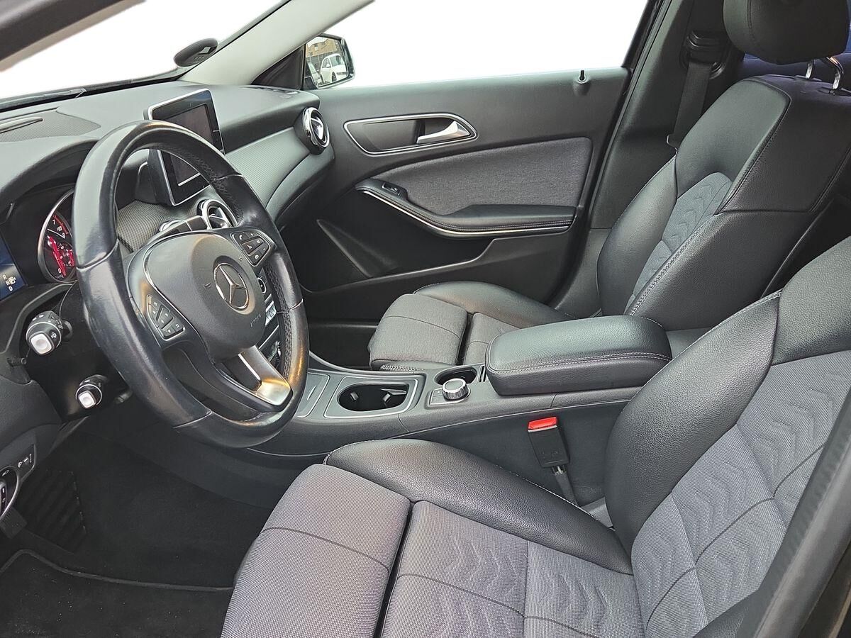 Billede af Mercedes-Benz GLA200 1,6 Progressive 7G-DCT 156HK 5d 7g Aut.