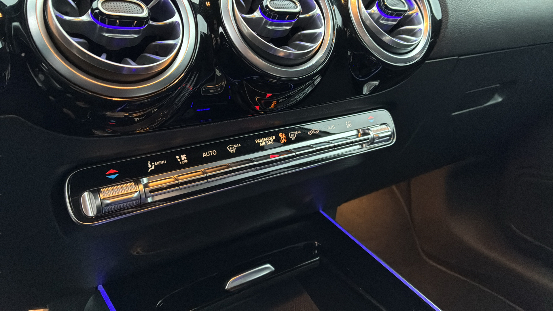 Billede af Mercedes-Benz EQA 250+ EL AMG Edition 190HK 5d Aut.