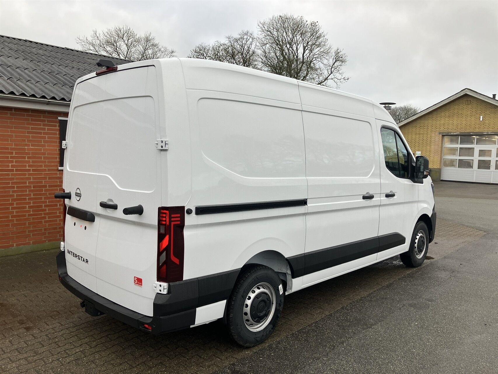 Billede af Nissan Interstar L2H2 2,0 DCi N-Connecta 150HK Van 9g Aut.