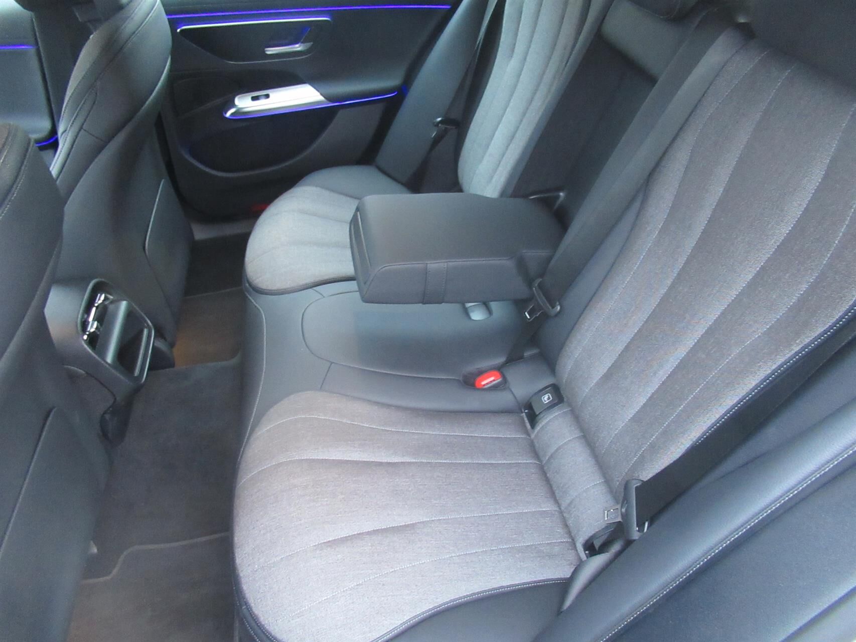 Billede af Mercedes-Benz E300 e T 2,0 Plugin-hybrid Avantgarde Advance Plus 9G-Tronic 313HK Stc 9g Aut.