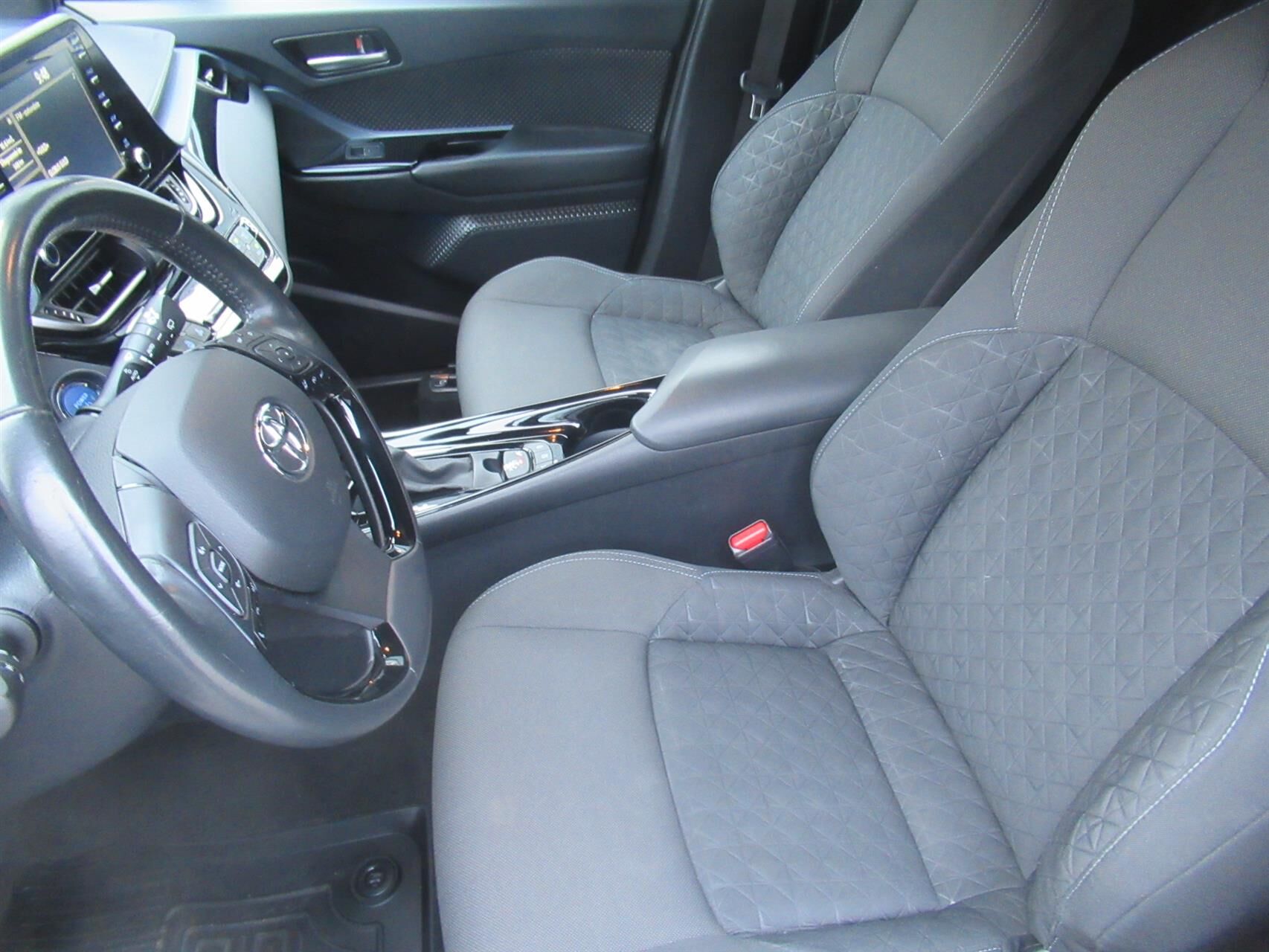 Billede af Toyota C-HR 1,8 Hybrid C-LUB Premium Multidrive S 122HK 5d Aut.