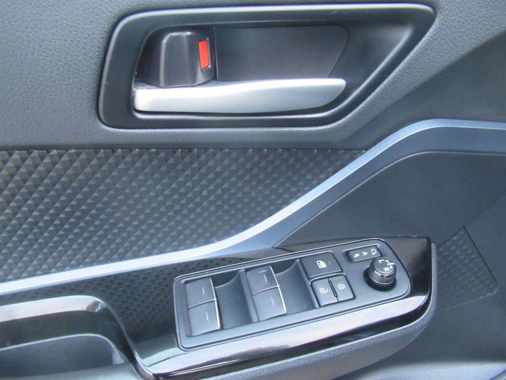 Billede af Toyota C-HR 1,8 Hybrid C-LUB Premium Multidrive S 122HK 5d Aut.