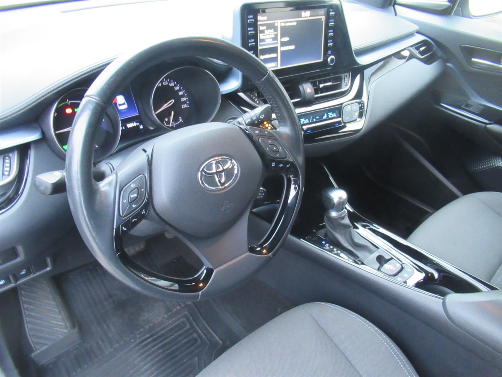 Billede af Toyota C-HR 1,8 Hybrid C-LUB Premium Multidrive S 122HK 5d Aut.