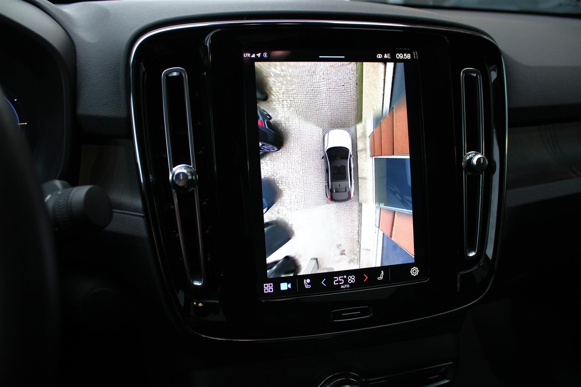 Billede af Volvo C40 P8 Recharge Twin Ultimate AWD 408HK 4d Aut.