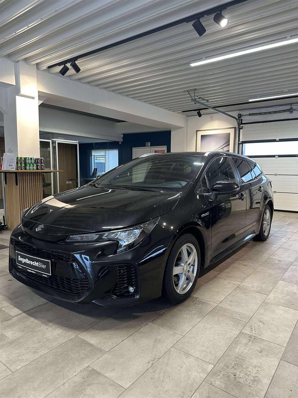 Billede af Suzuki Swace 1,8 Hybrid Active E-CVT 122HK Stc Trinl. Gear