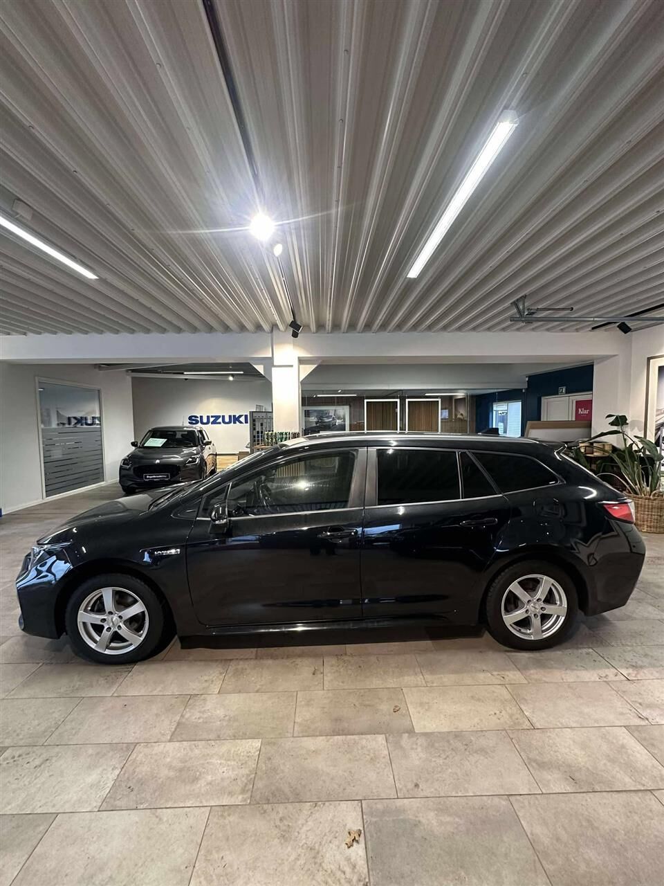 Billede af Suzuki Swace 1,8 Hybrid Active E-CVT 122HK Stc Trinl. Gear