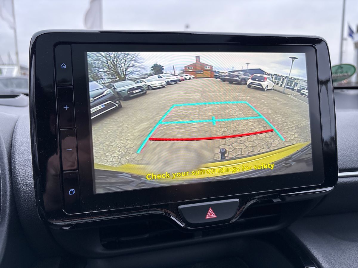 Billede af Toyota Yaris Cross 1,5 Hybrid Style Bi-tone Technology Plus 116HK 5d Trinl. Gear