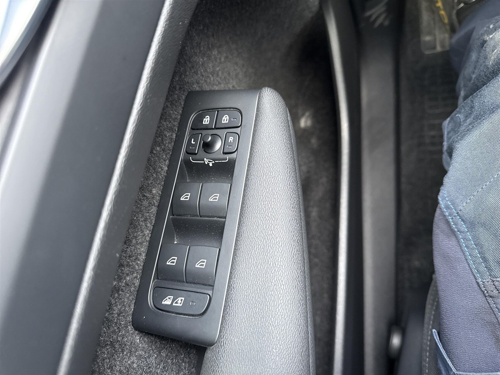 Billede af Volvo C40 P6 Recharge Core 231HK 4d Aut.