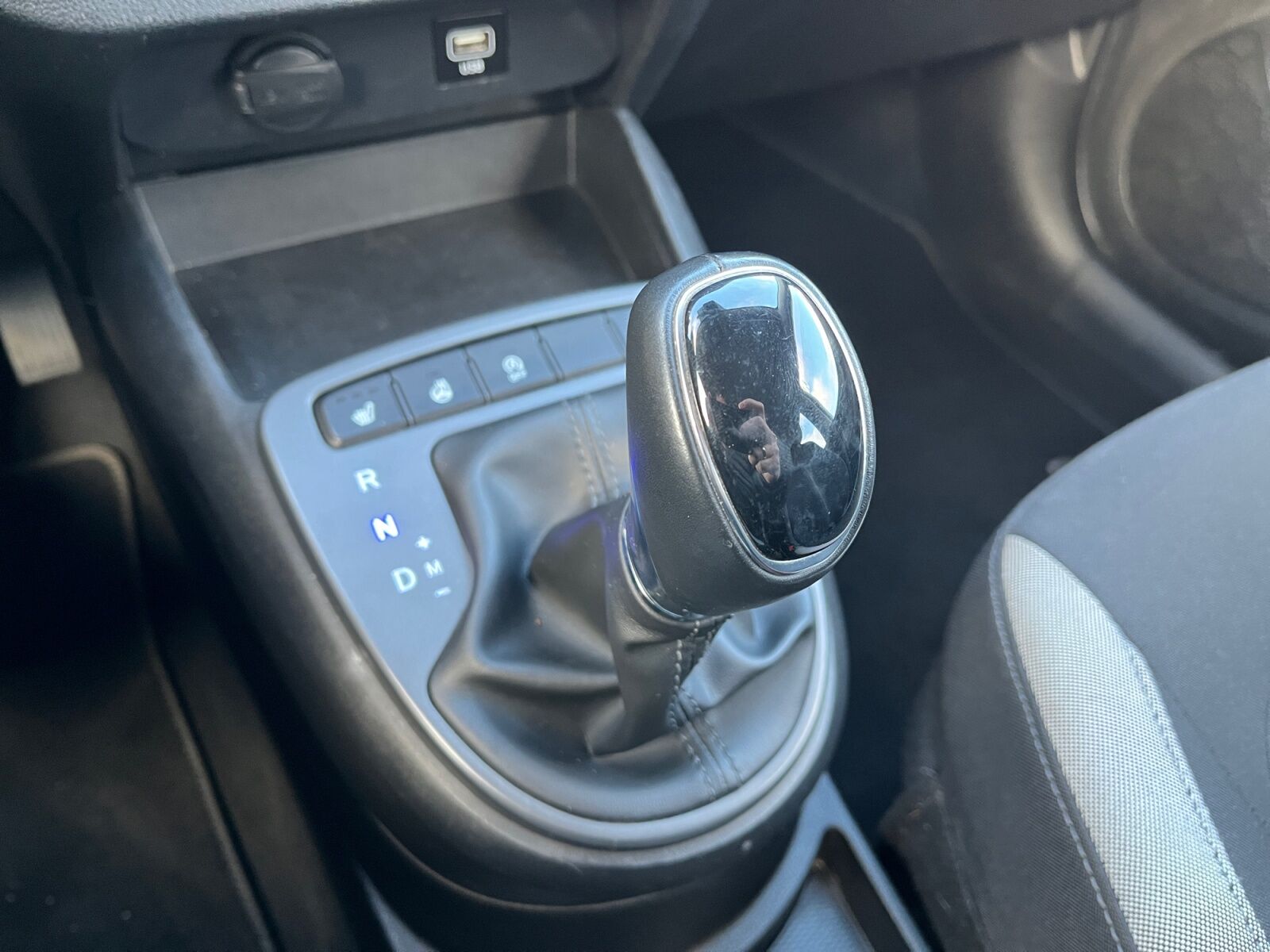 Billede af Hyundai i10 1,0 Advanced AMT 67HK 5d Aut.