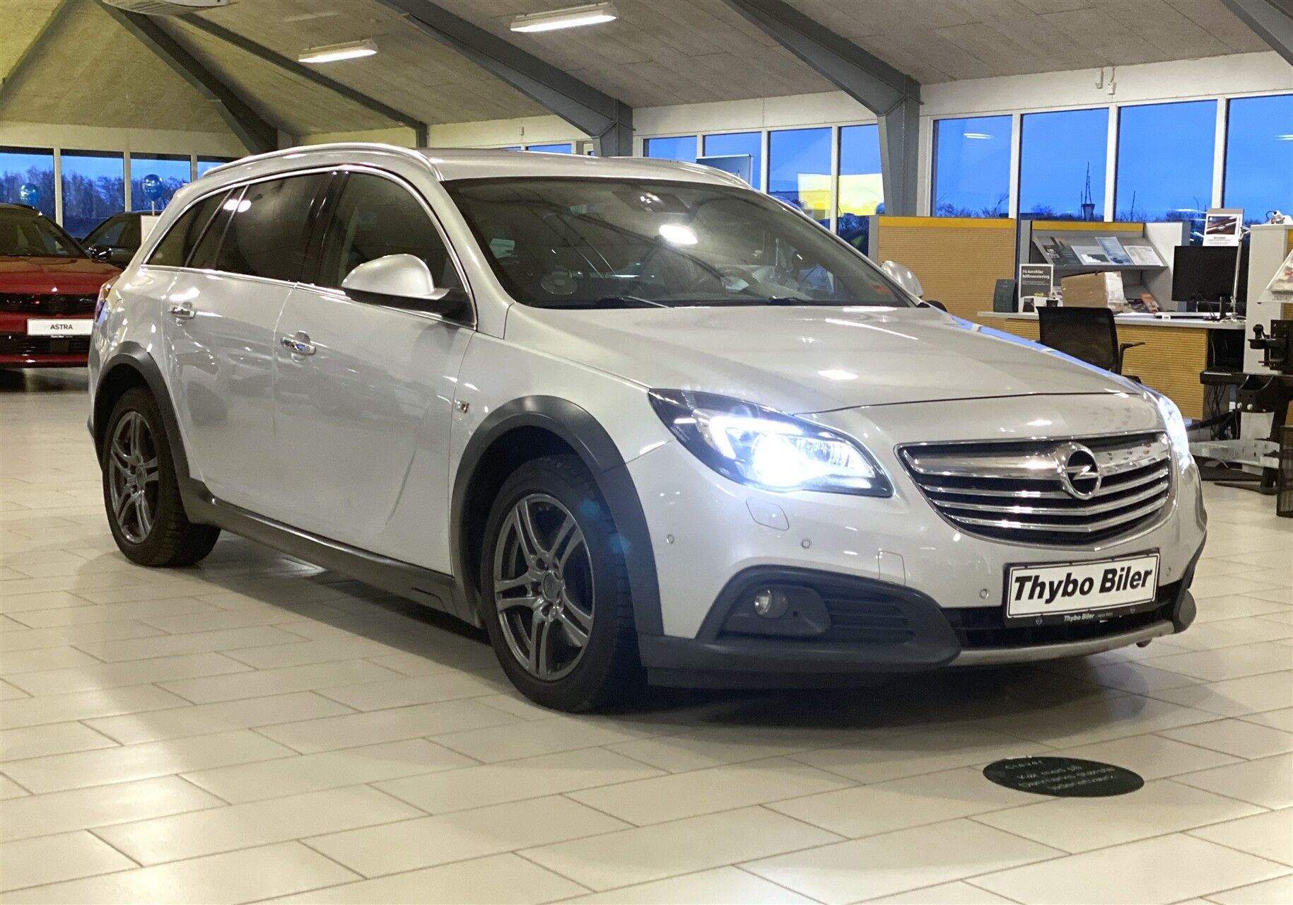 Billede af Opel Insignia Country Tourer 2,0 CDTI Cosmo 4x4 170HK Stc 6g Aut.