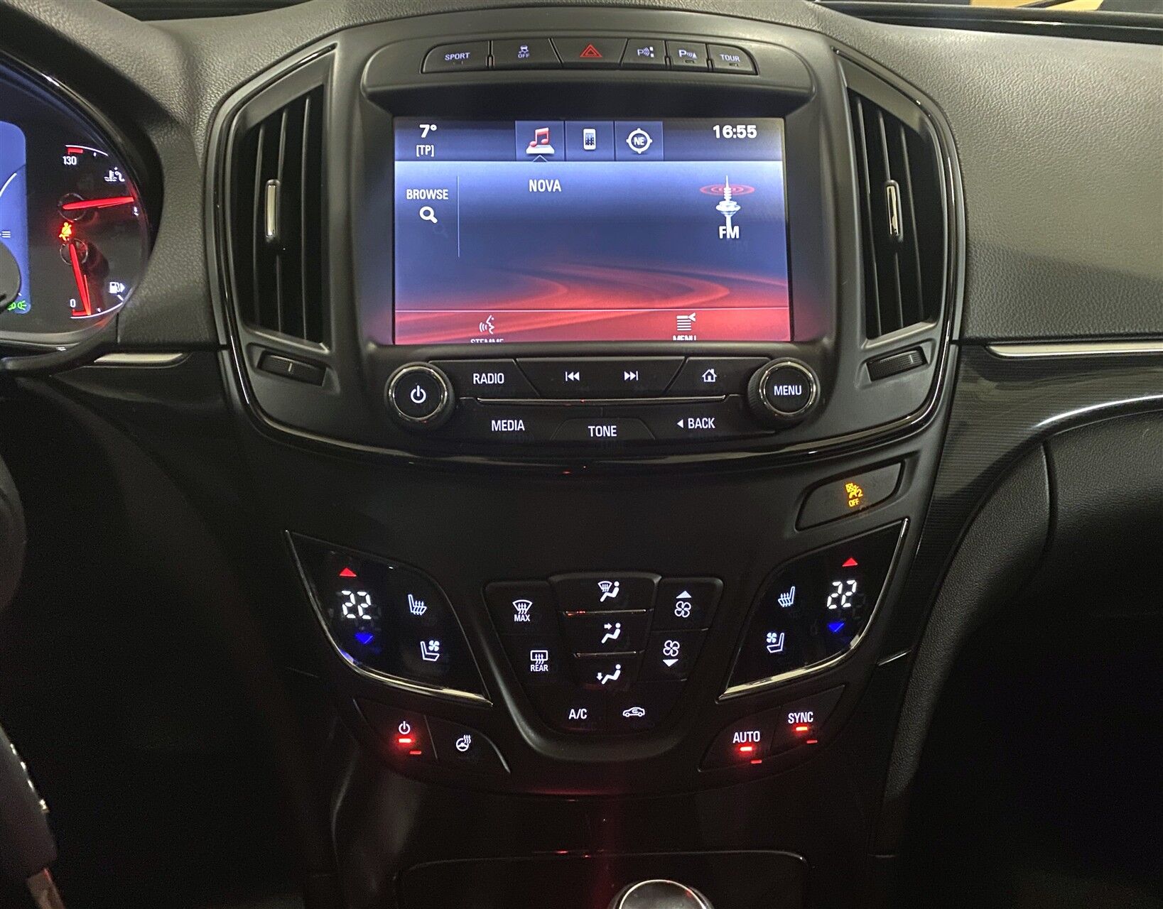 Billede af Opel Insignia Country Tourer 2,0 CDTI Cosmo 4x4 170HK Stc 6g Aut.