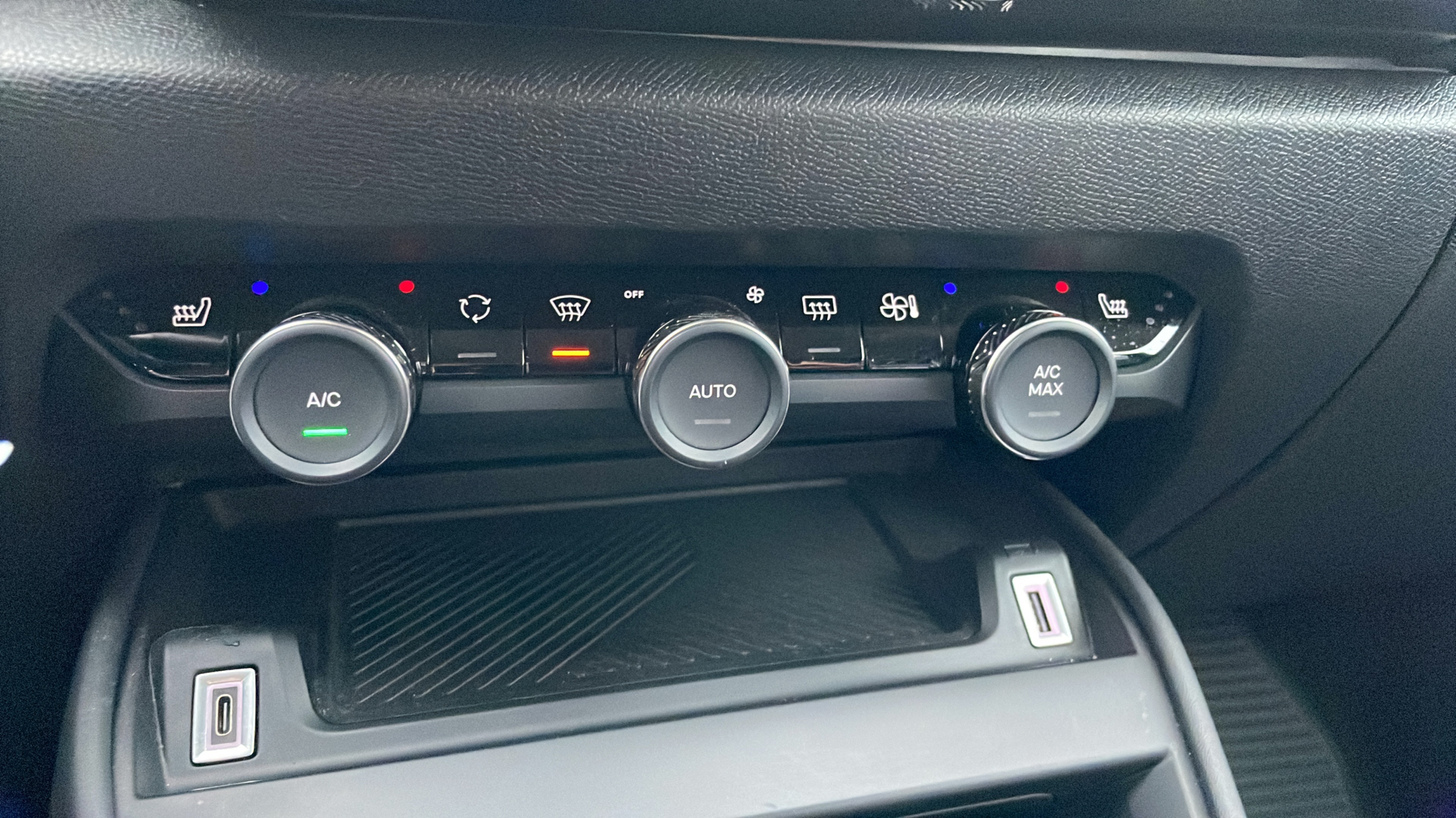 Billede af Citroën C4 1,2 PureTech Iconic EAT8 130HK 5d 8g Aut.