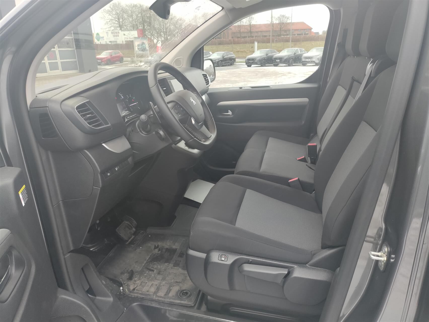 Billede af Peugeot Expert L2 2,0 BlueHDi Premium EAT8 144HK Van 8g Aut.