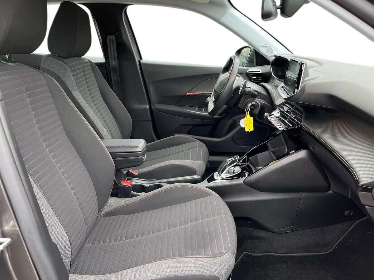 Billede af Peugeot 2008 1,2 PureTech Active Pack EAT8 130HK 5d 8g Aut.