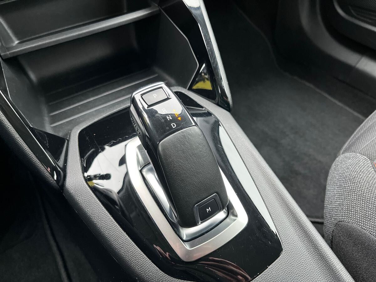 Billede af Peugeot 2008 1,2 PureTech Active Pack EAT8 130HK 5d 8g Aut.