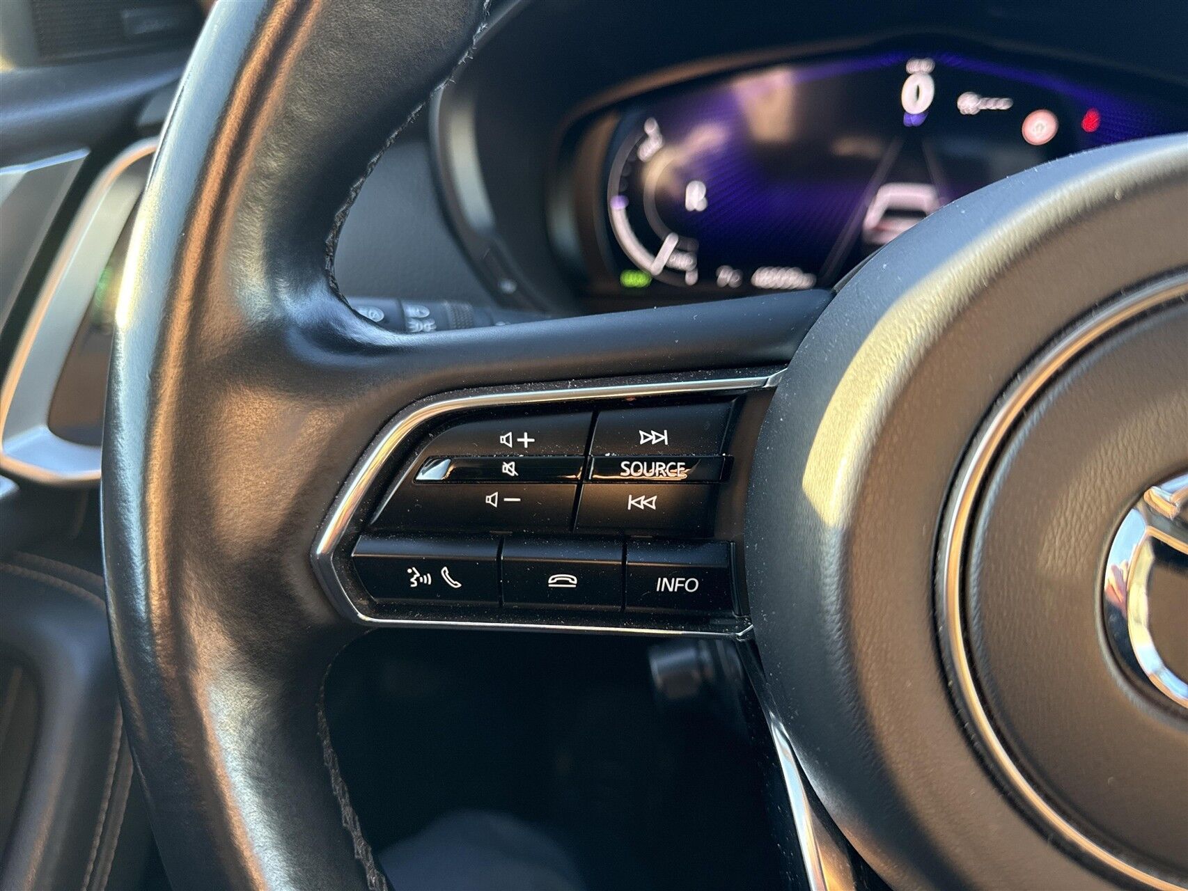 Billede af Mazda CX-60 2,5 e-Skyactiv  Plugin-hybrid Homura AWD 327HK 5d 8g Aut.