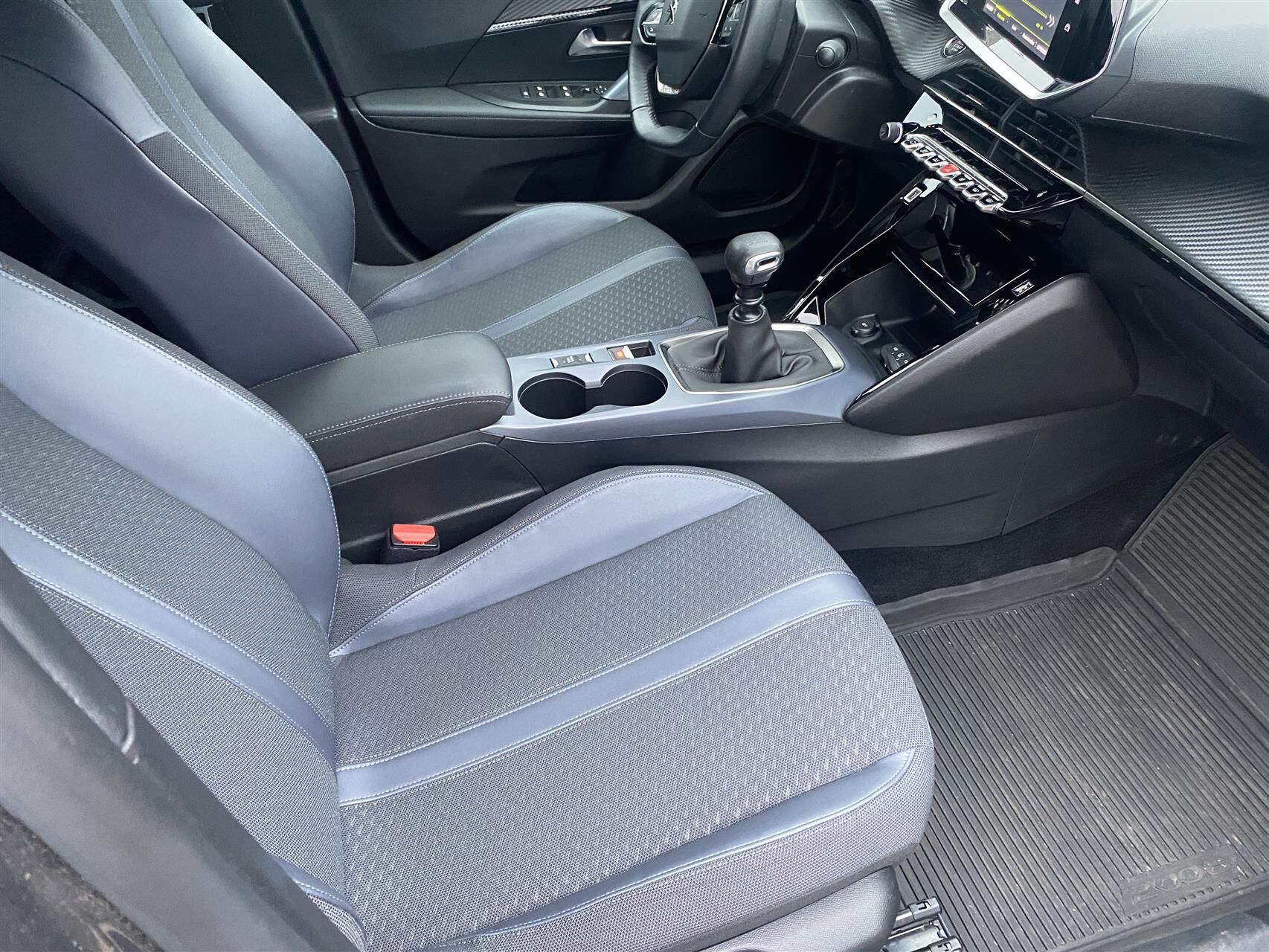 Billede af Peugeot 2008 1,2 PureTech Allure Pack 100HK 5d