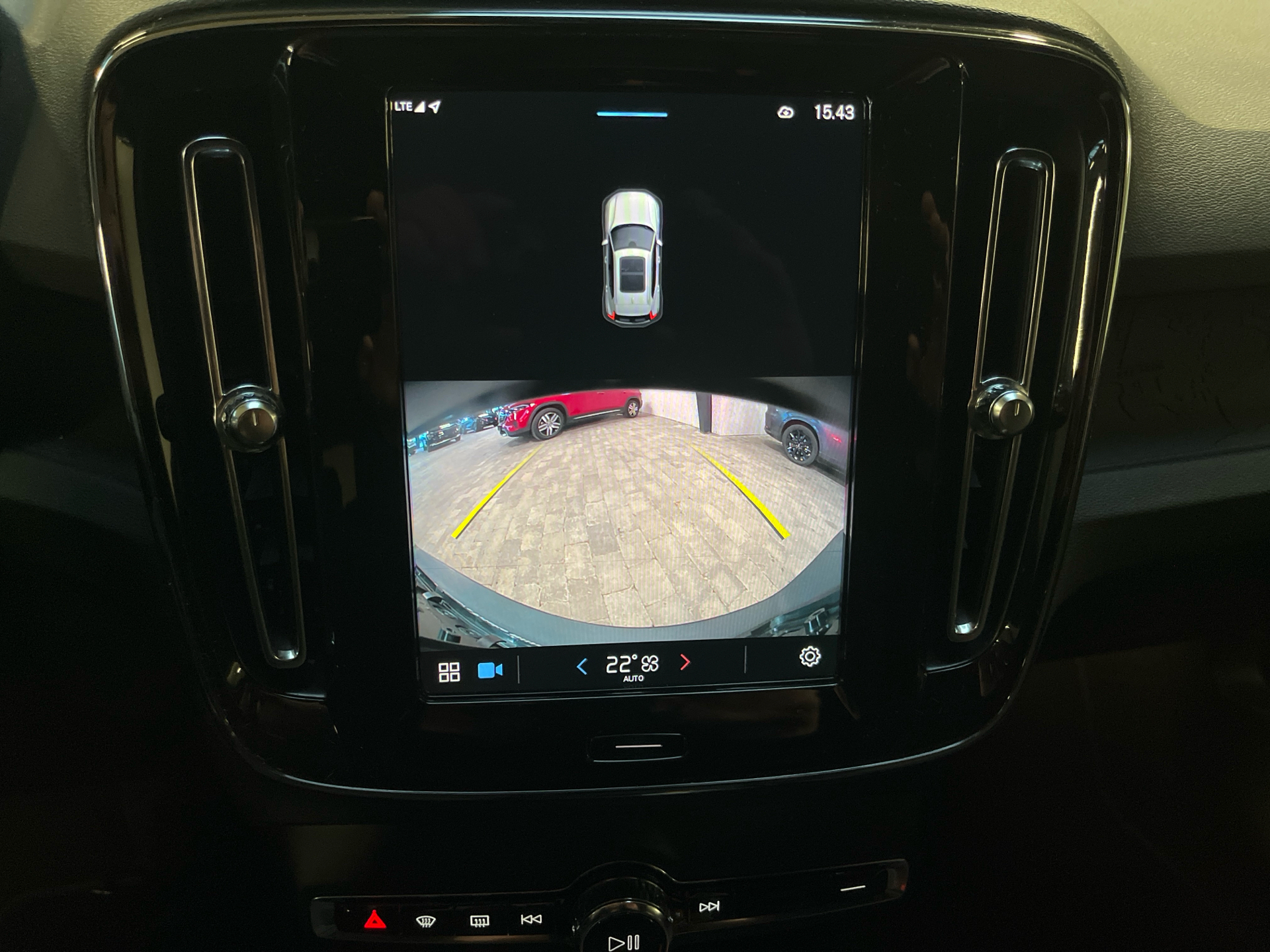 Billede af Volvo XC40 P6 Recharge Core 231HK 5d Aut.