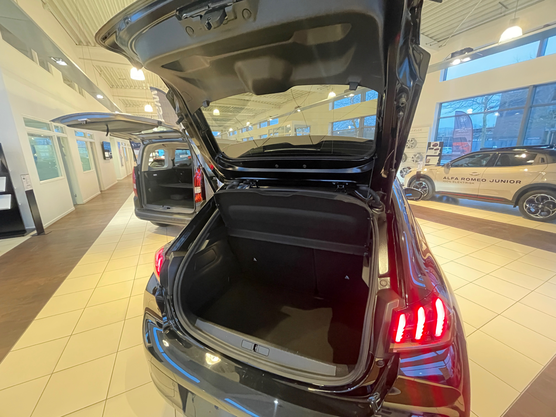 Billede af Peugeot 208 1,5 BlueHDi Allure 100HK 5d 6g