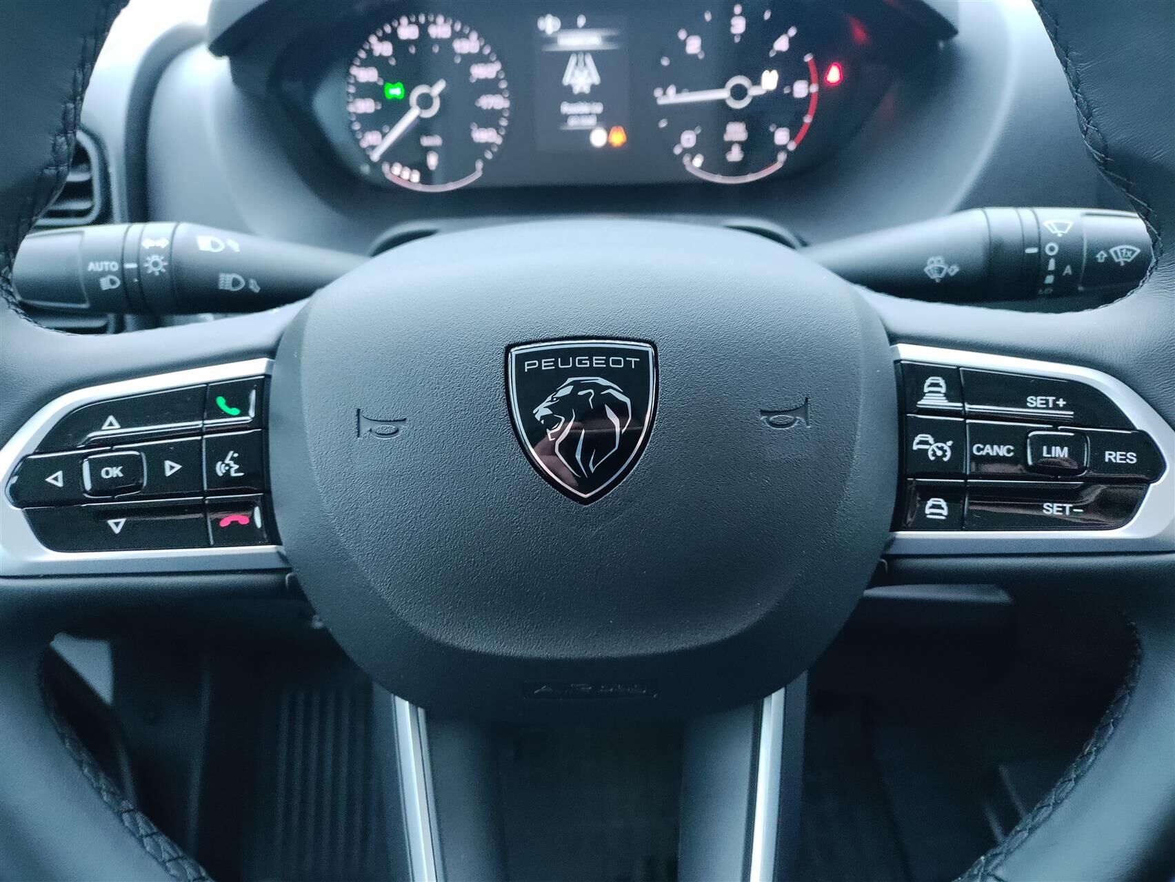 Billede af Peugeot Boxer 435 L2H2 2,2 BlueHDi Premium EAT8 180HK Van 8g Aut.