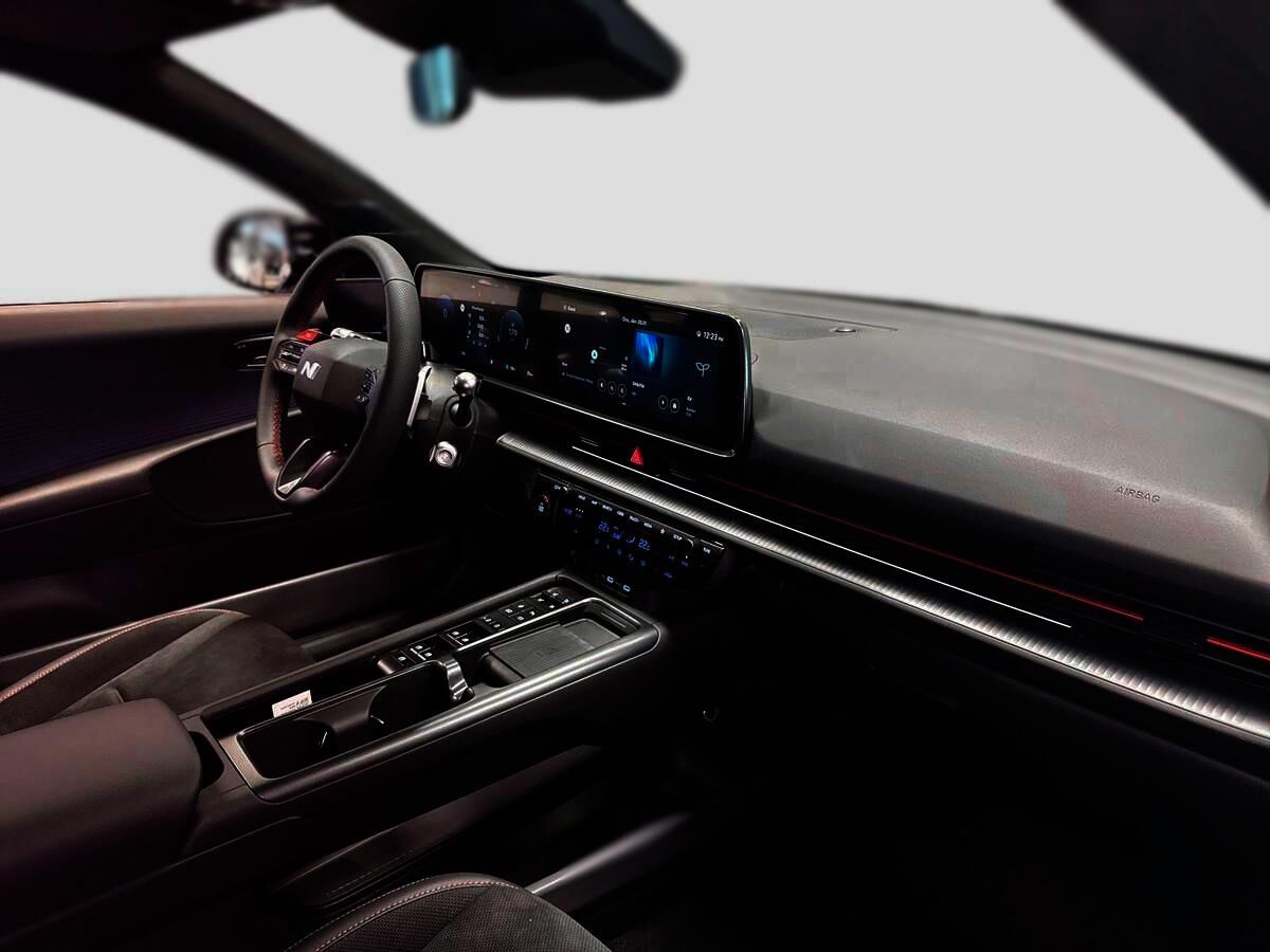 Billede af Hyundai Ioniq 6 Electric 84 kWh N-line+ 4WD 325HK Aut.