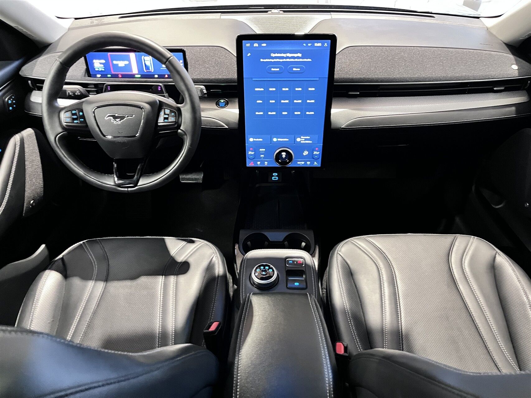 Billede af Ford Mustang Mach-E EL UR Premium 294HK 5d Aut.