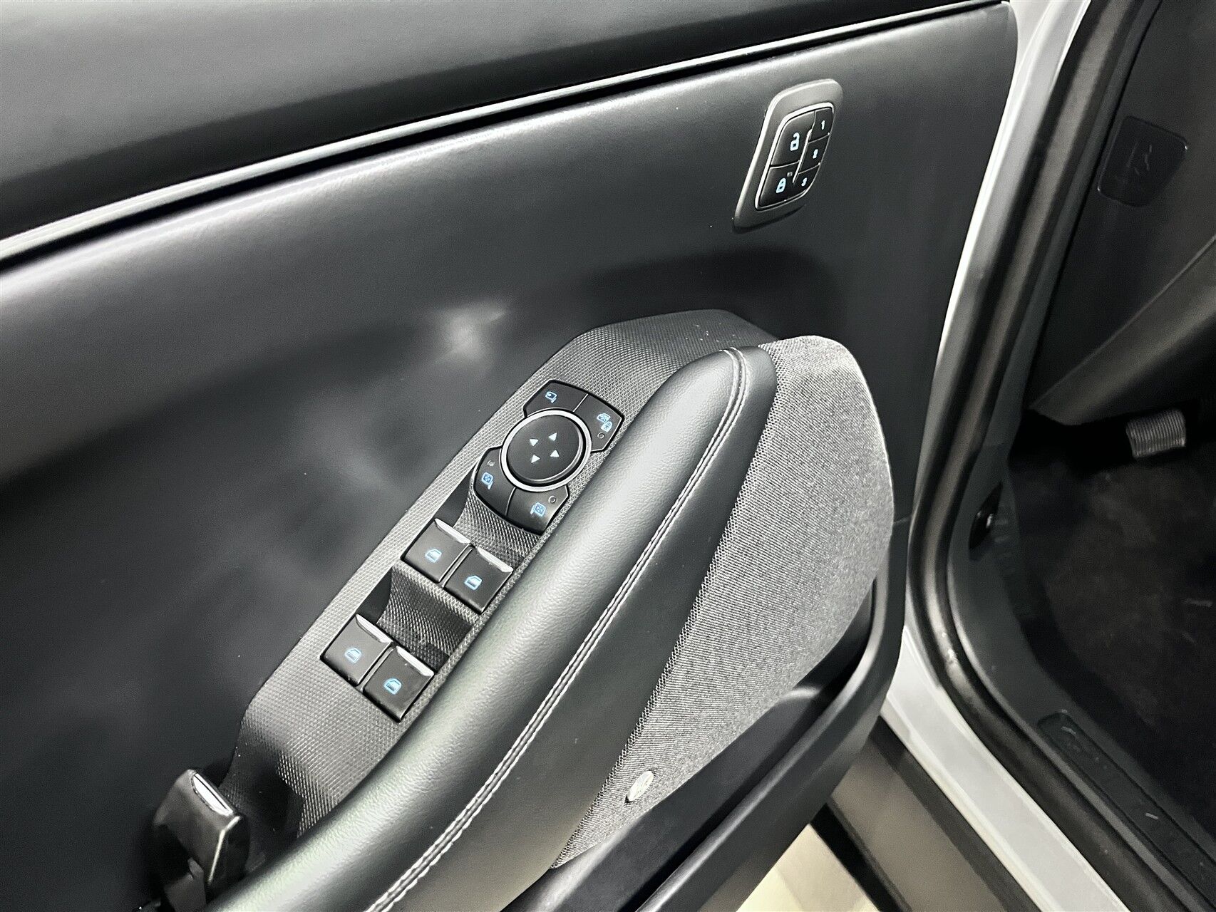 Billede af Ford Mustang Mach-E EL UR Premium 294HK 5d Aut.