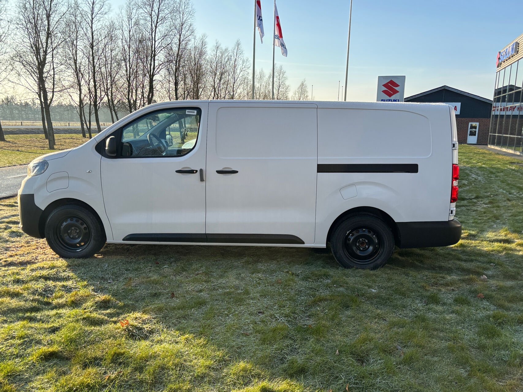 Billede af Toyota Proace Electric Long EL Comfort Master To Skydedør 136HK Van Aut.