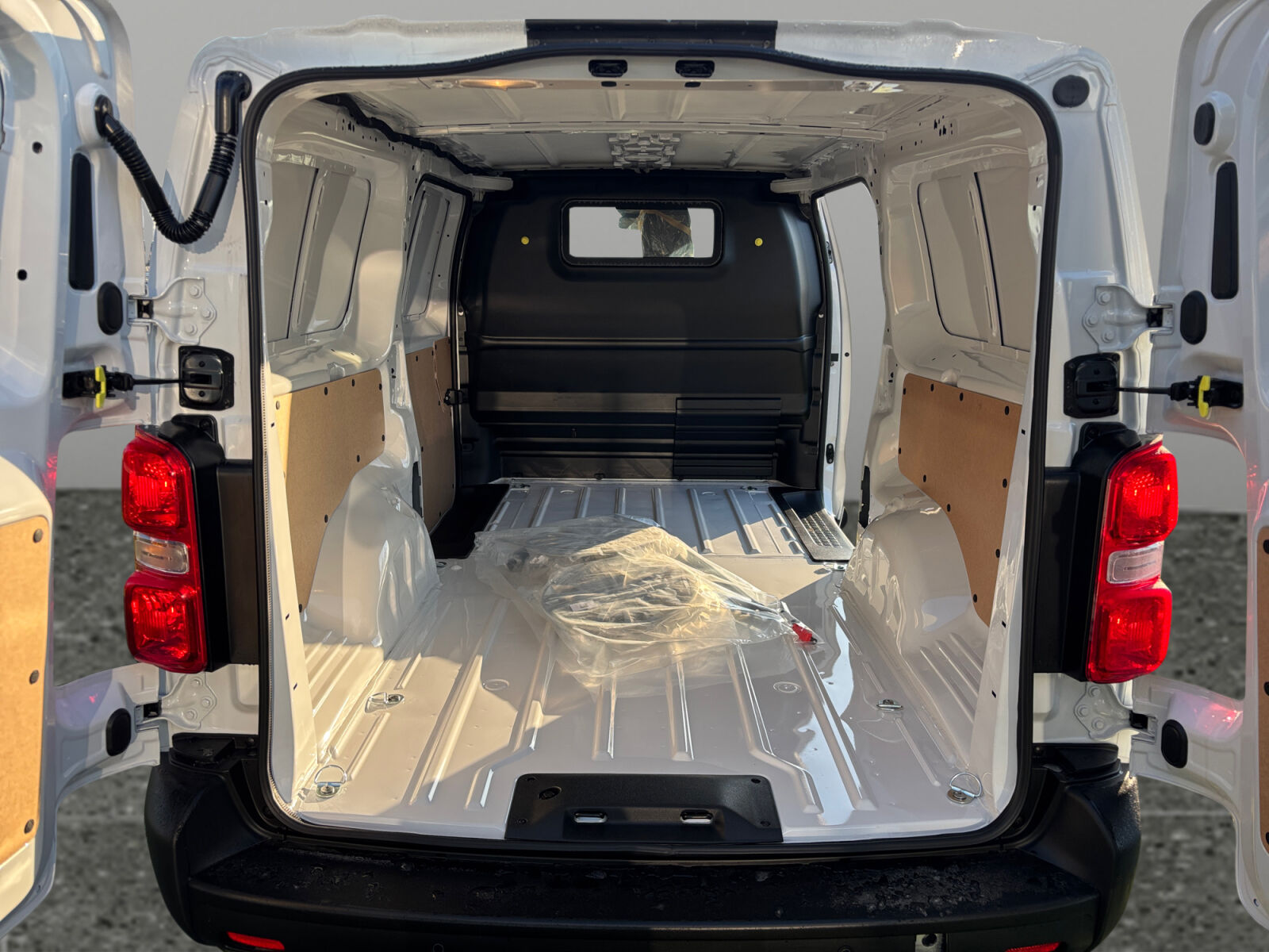 Billede af Toyota Proace Electric Long EL Comfort Master To Skydedør 136HK Van Aut.