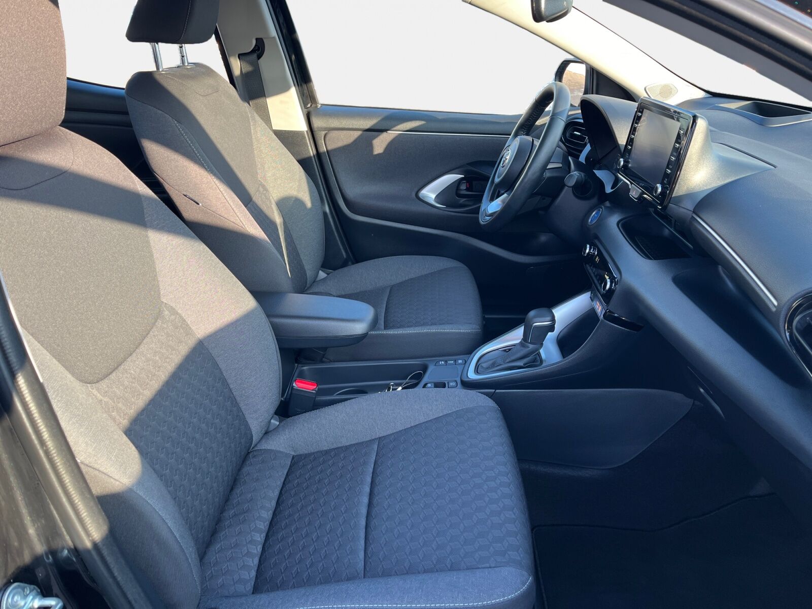 Billede af Toyota Yaris 1,5 Hybrid Active Technology Plus 116HK 5d Trinl. Gear