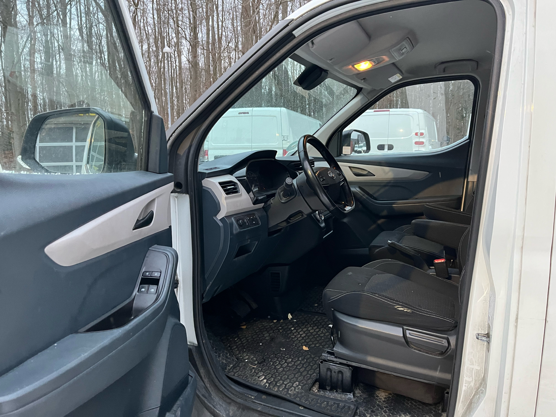 Billede af Maxus e-Deliver 3 6,3m3 52,5 kwh el EL 122HK Van 