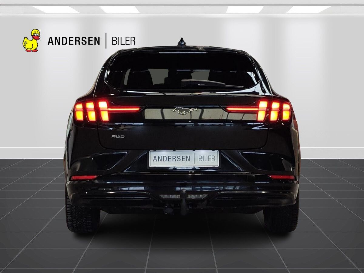 Billede af Ford Mustang Mach-E EL UR AWD 351HK 5d Aut.