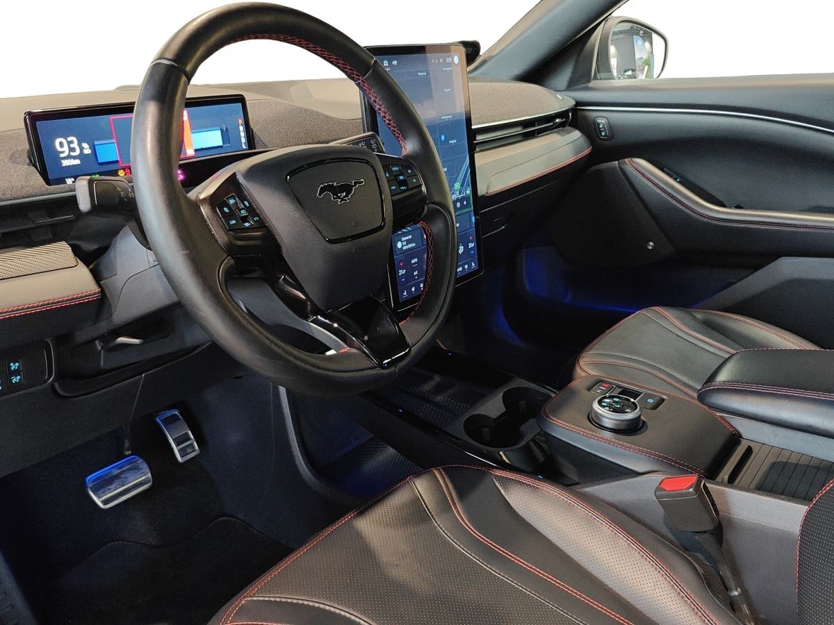 Billede af Ford Mustang Mach-E EL UR AWD 351HK 5d Aut.