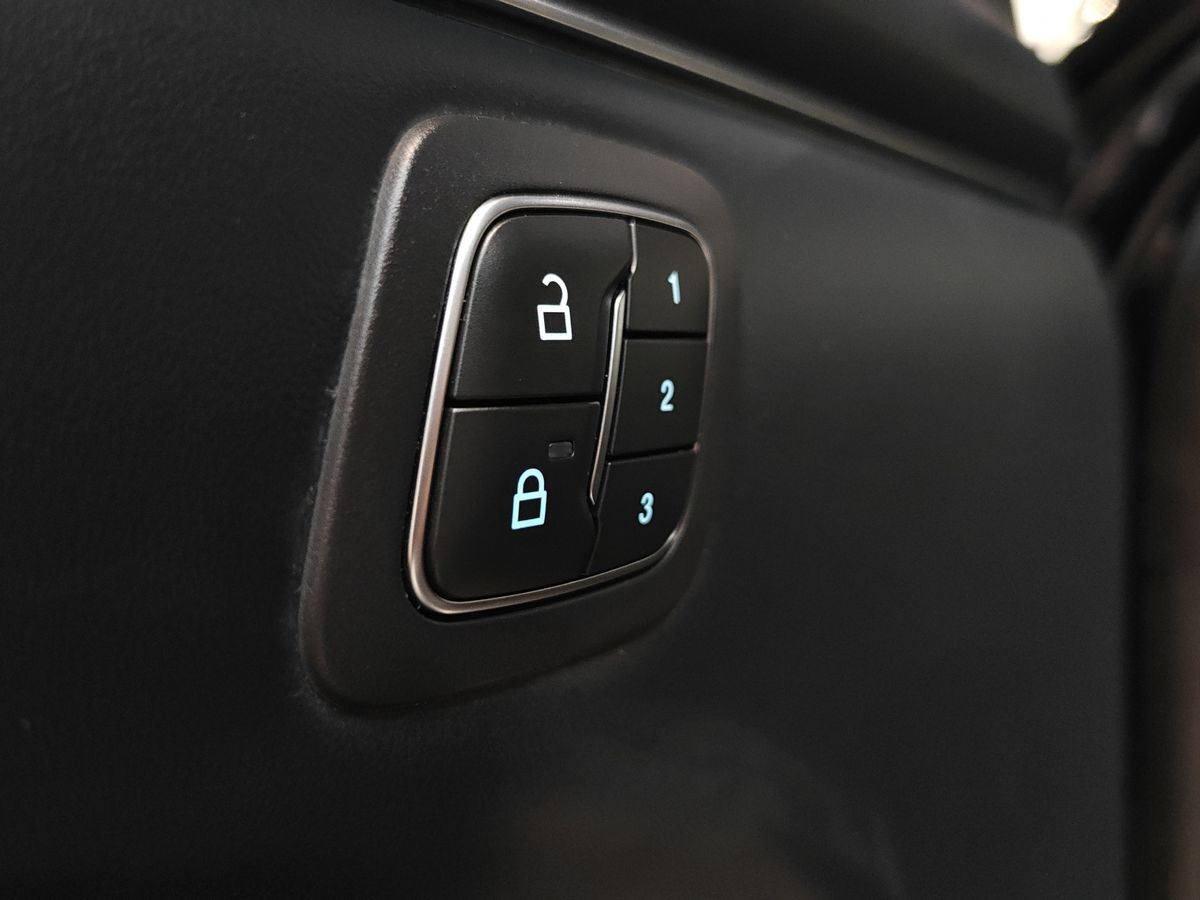 Billede af Ford Mustang Mach-E EL UR AWD 351HK 5d Aut.