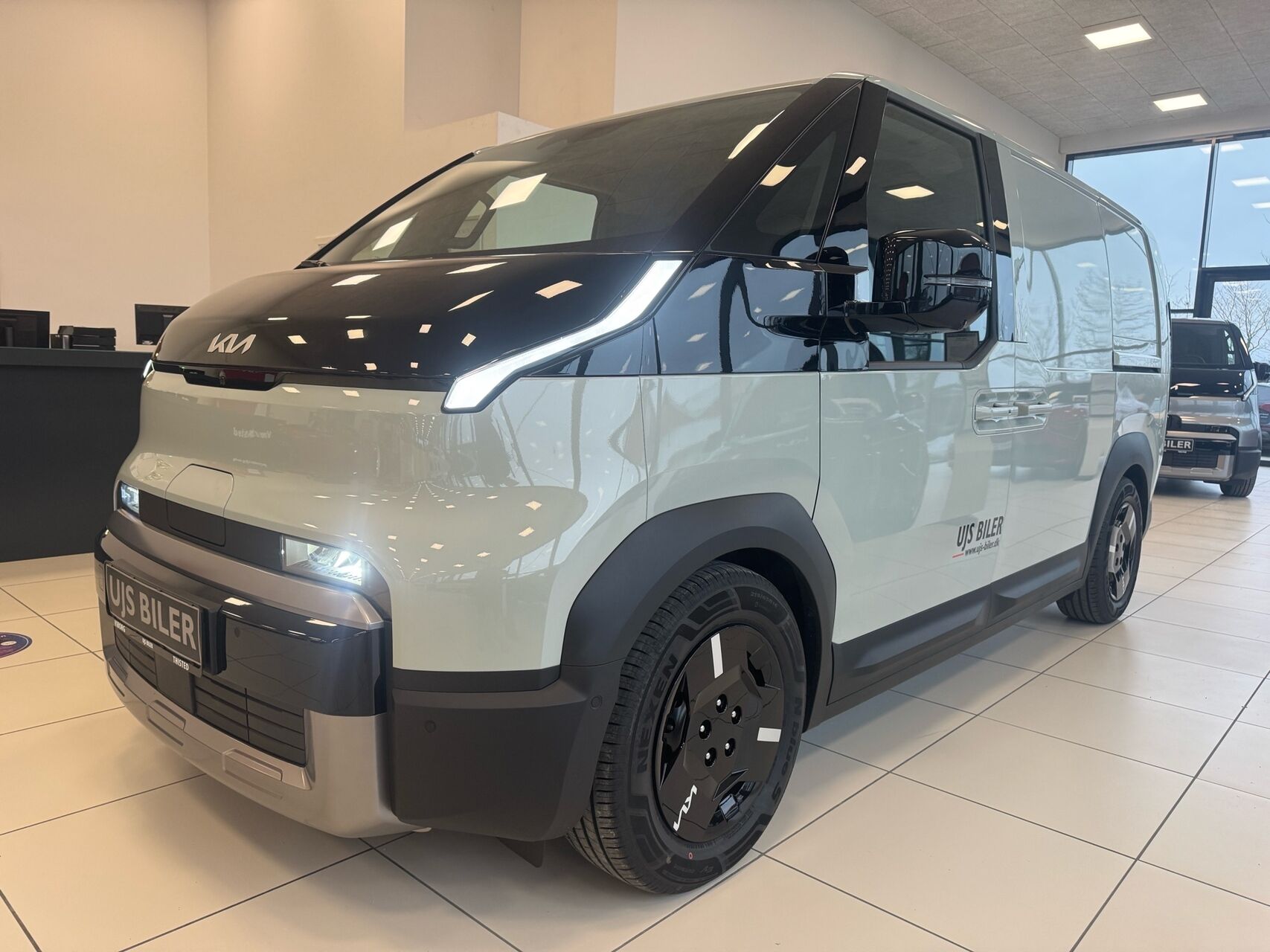 Billede af Kia PV5 Cargo L2H1 EL Long Range Work Pro 163HK Van Aut.