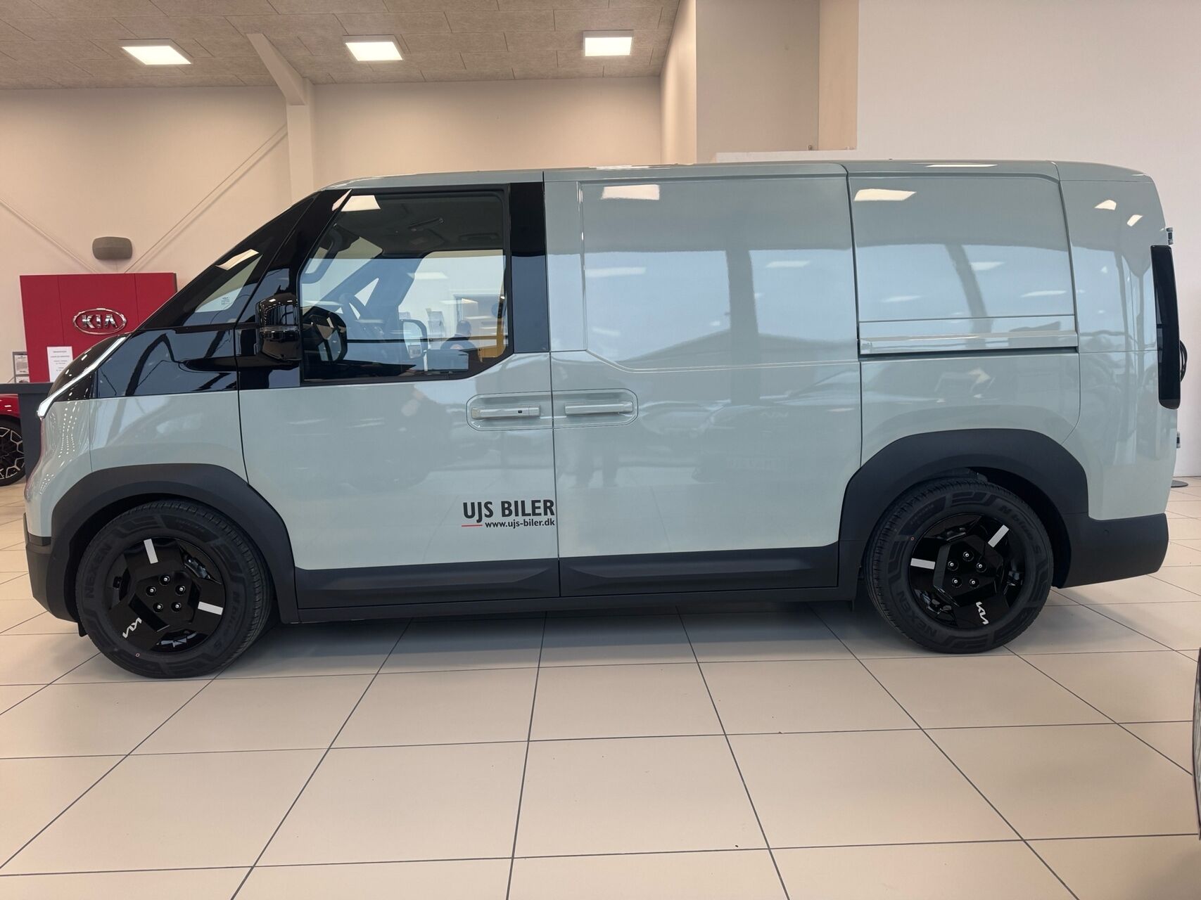 Billede af Kia PV5 Cargo L2H1 EL Long Range Work Pro 163HK Van Aut.